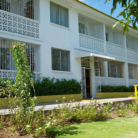 Adulo Apartments Bridgetown Buitenkant foto