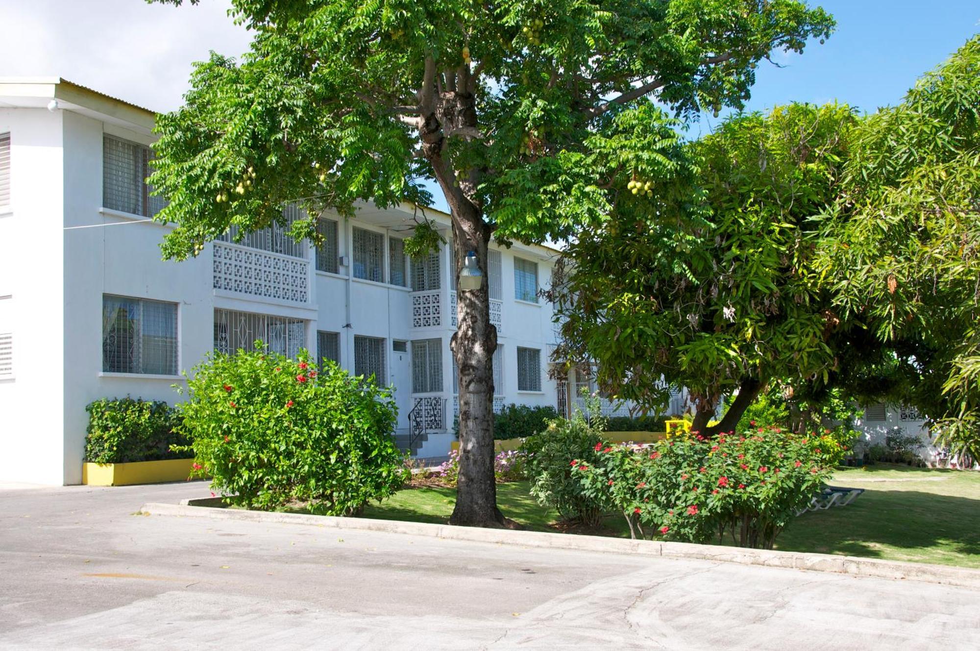 Adulo Apartments Bridgetown Buitenkant foto