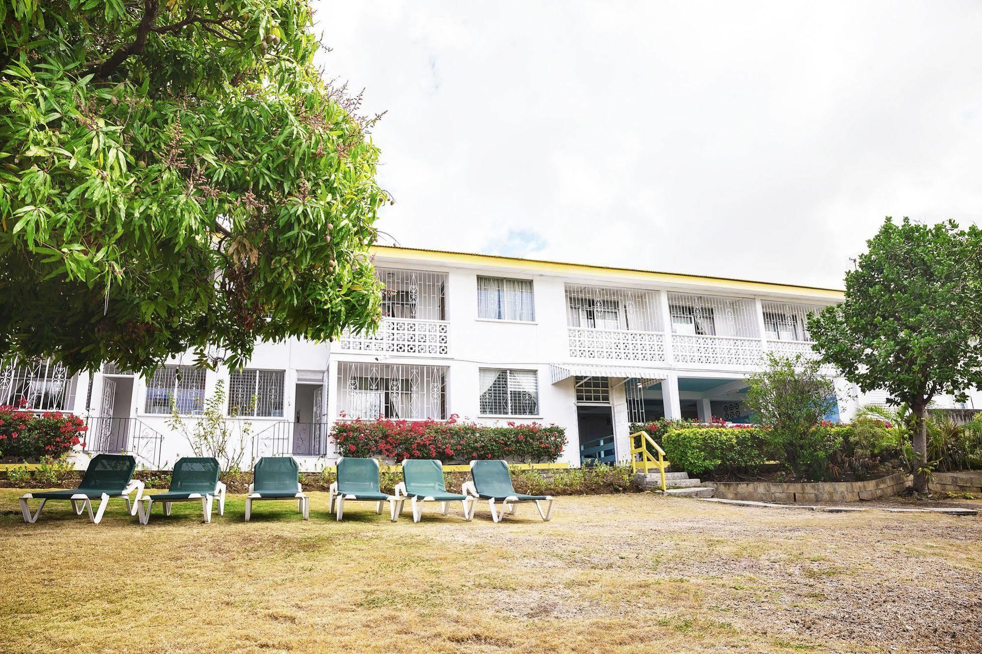 Adulo Apartments Bridgetown Buitenkant foto