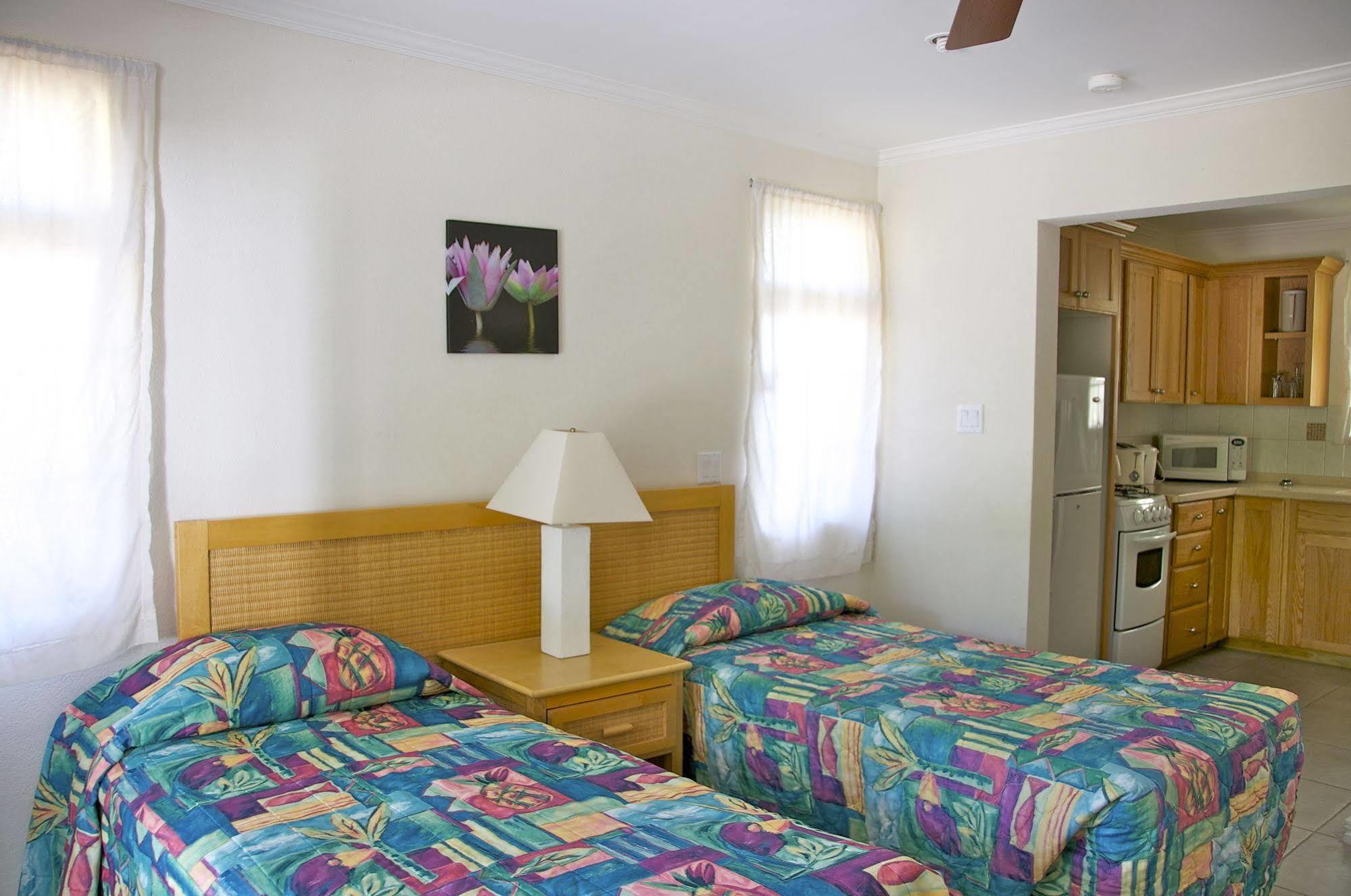 Adulo Apartments Bridgetown Buitenkant foto